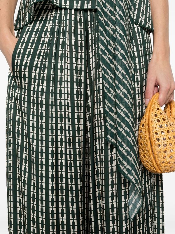 Wide Pattern
  Detail Pants