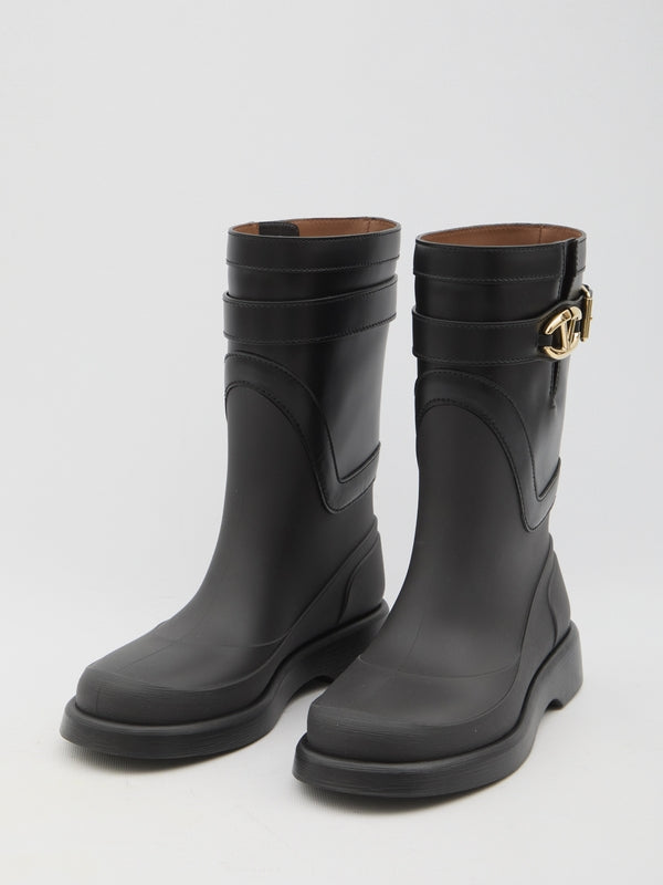 V Logo Leather Boots