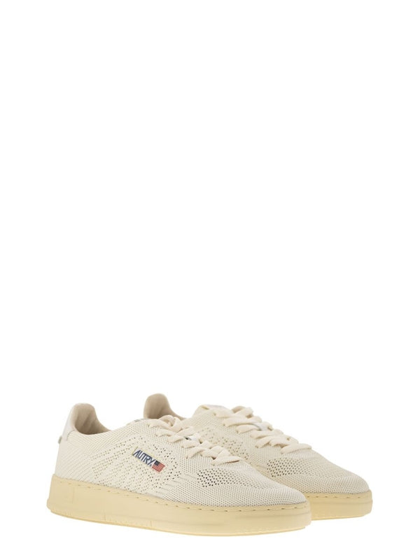 Easeknit Low-Top Sneakers