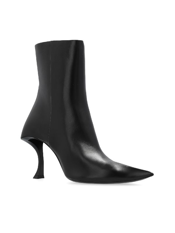 Hourglass 100
  Leather Boots Heel