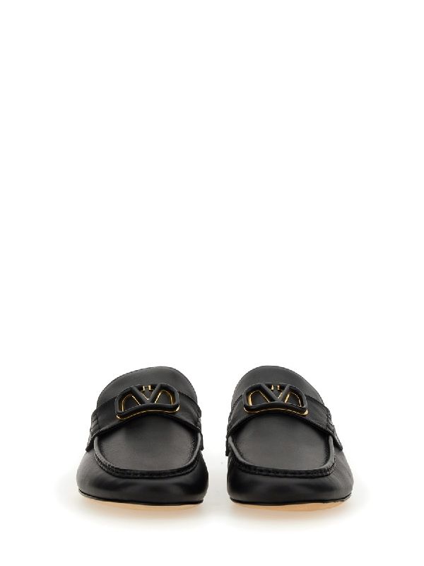 V Logo Detail Leather Loafers