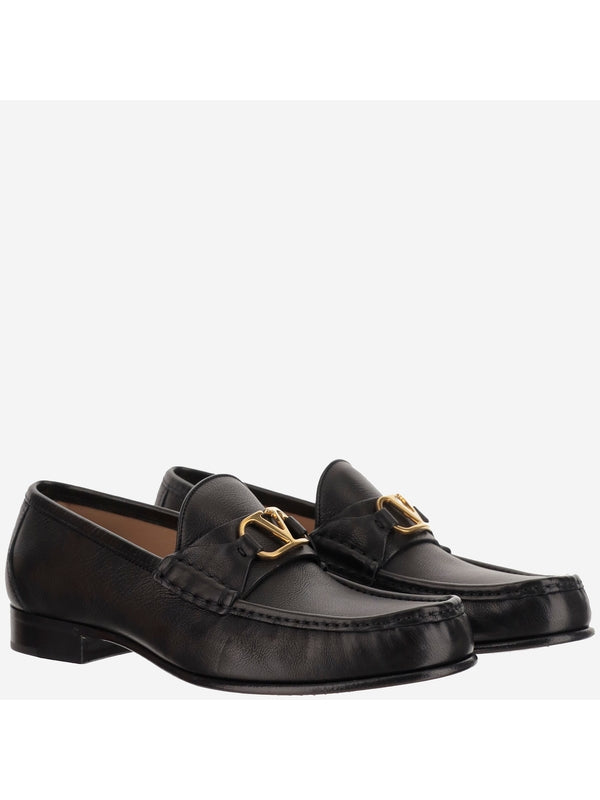 V Metal Logo Leather Loafers