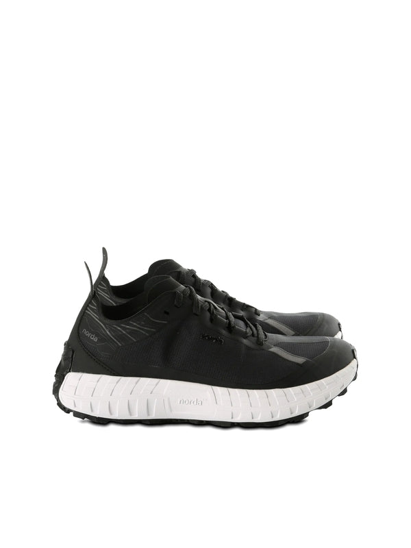 Norda Black Low Top Sneakers