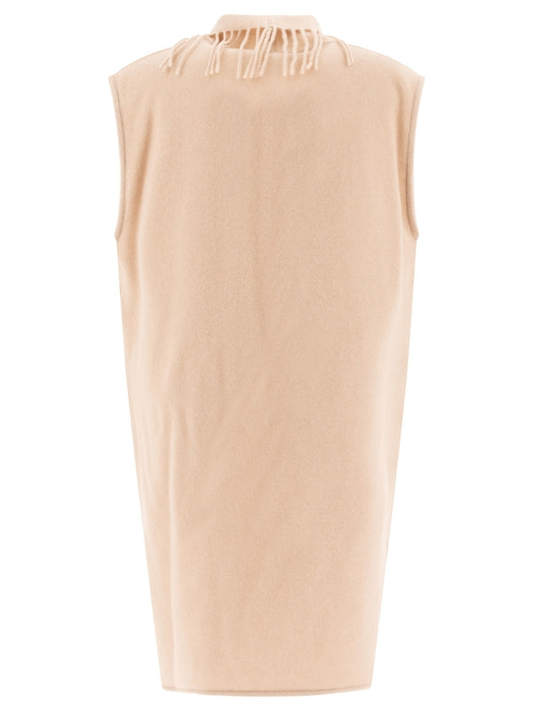 度假绗缝口袋
无袖外套