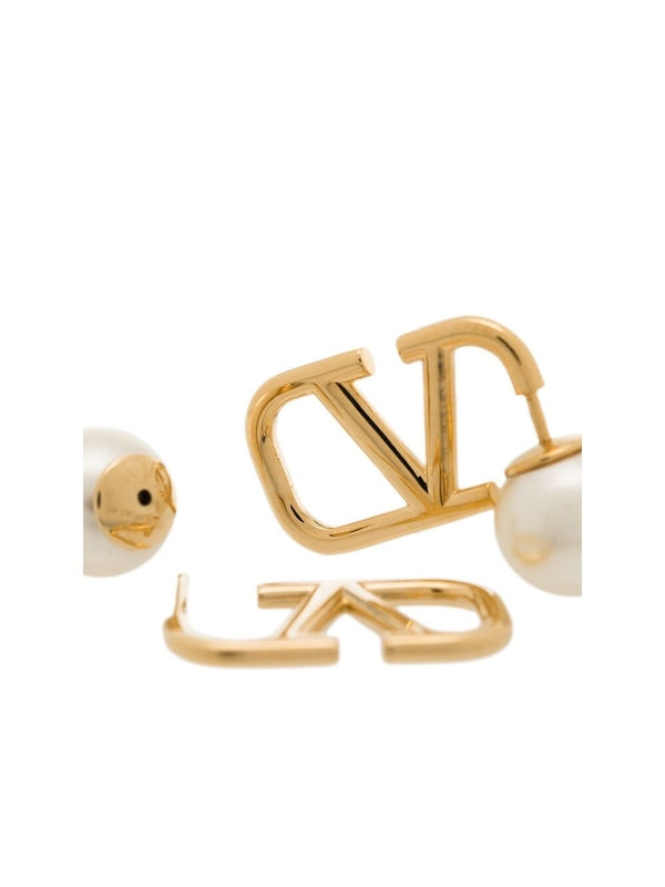 V Logo Pearl Decorative Earrings