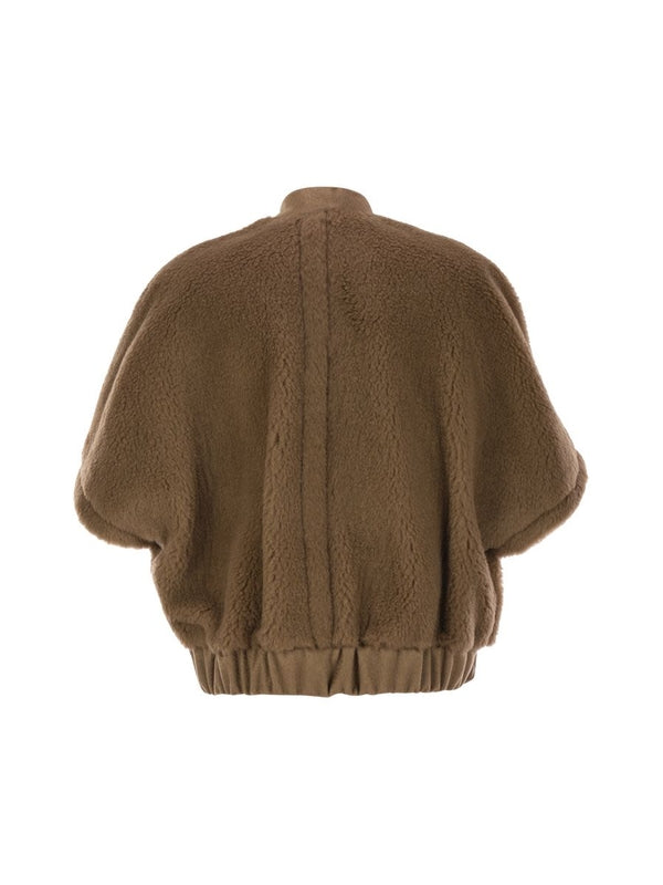 Shearing
  Zip-Up Cape