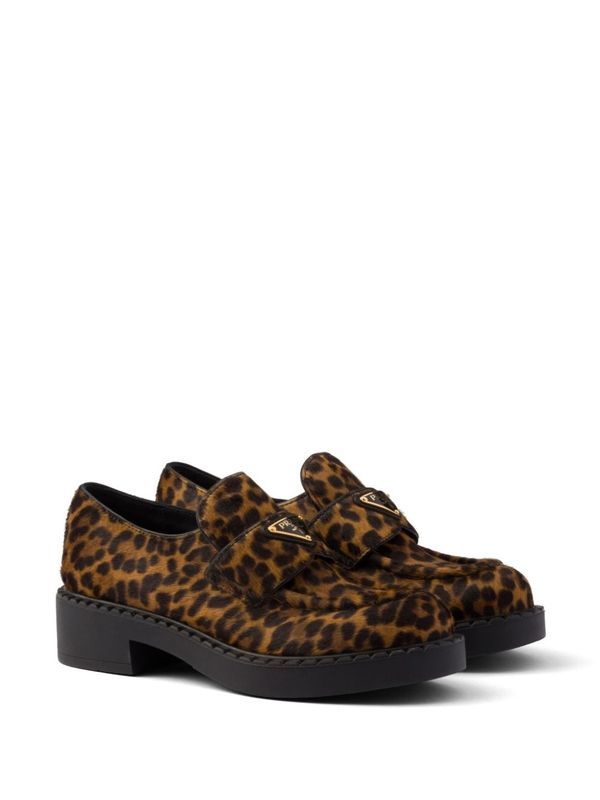 Triangle Logo Leopard Pattern Loafers