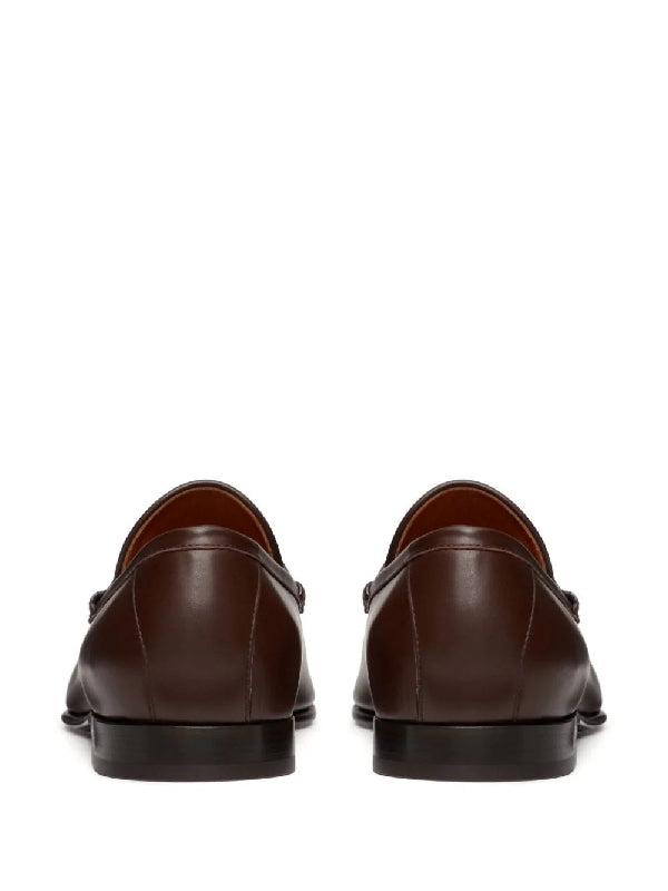 V Logo Detail Leather Loafers