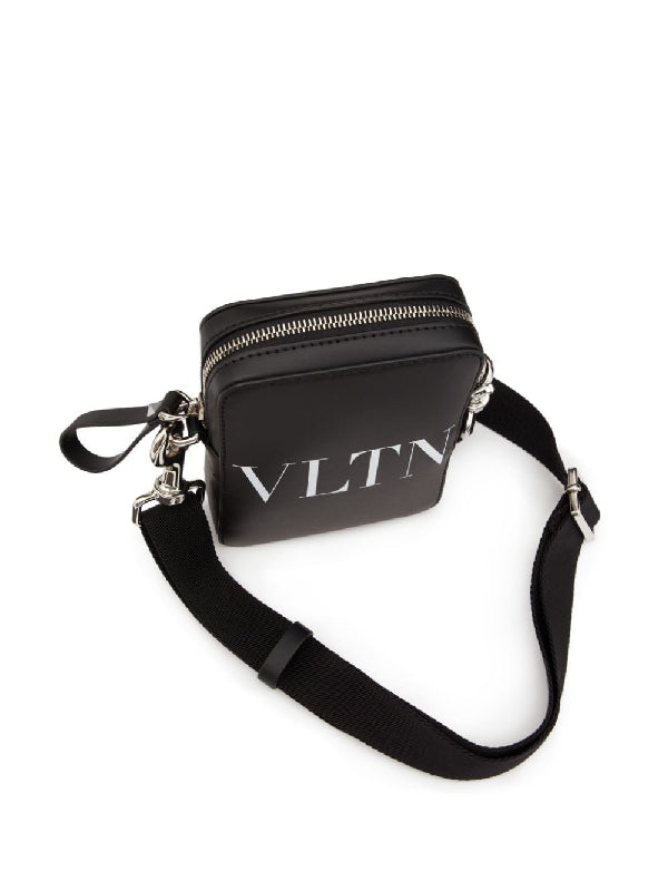 Vltn カーフスキン スモール クロス
バッグ