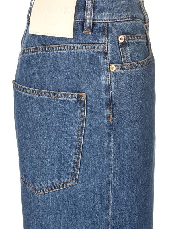 バックロゴパッチデニムパンツ