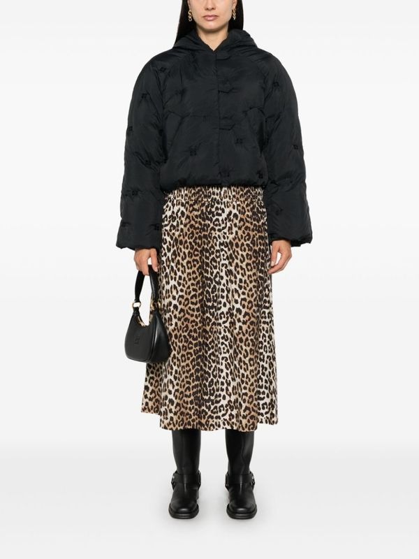 黑色尼龙兜帽衬垫