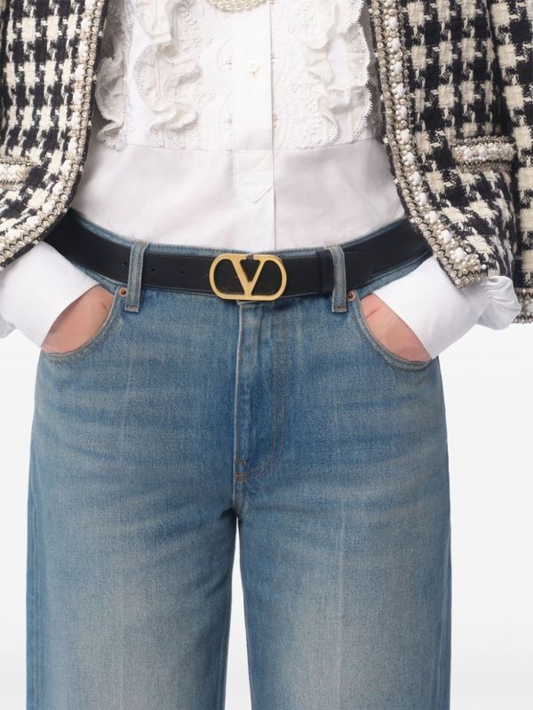 V Logo Leather Belt