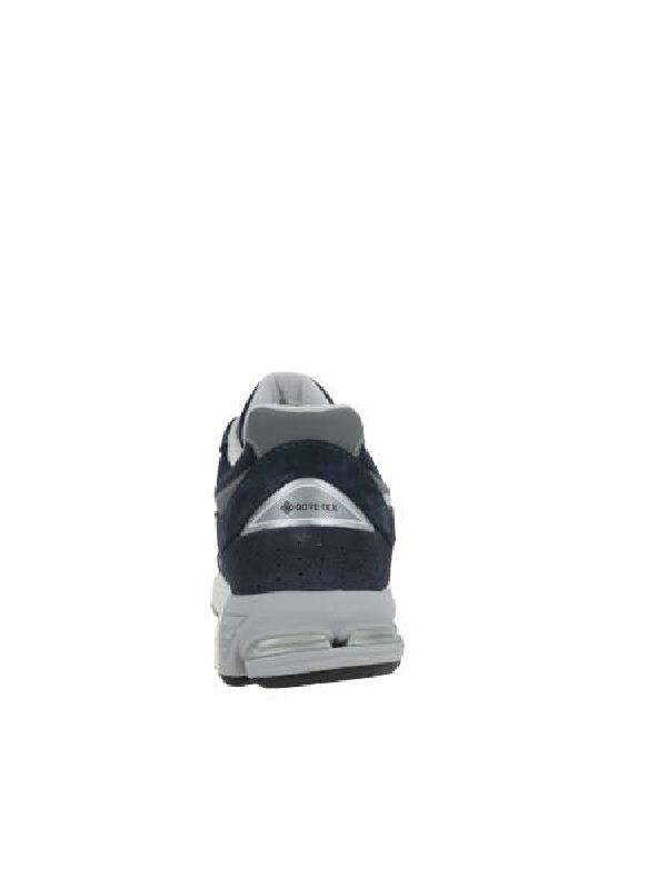 2002R Gore-Tex Low-Top Sneakers