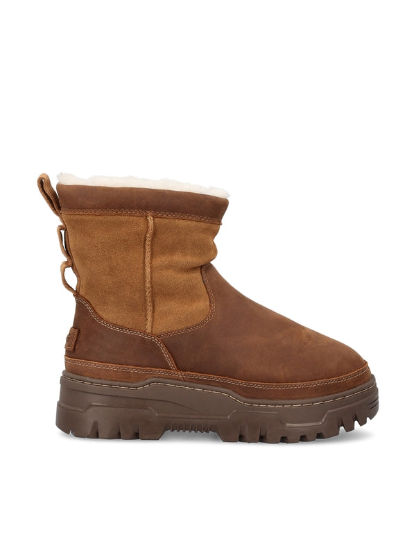 Trail Gazer Suede Ugg Boots