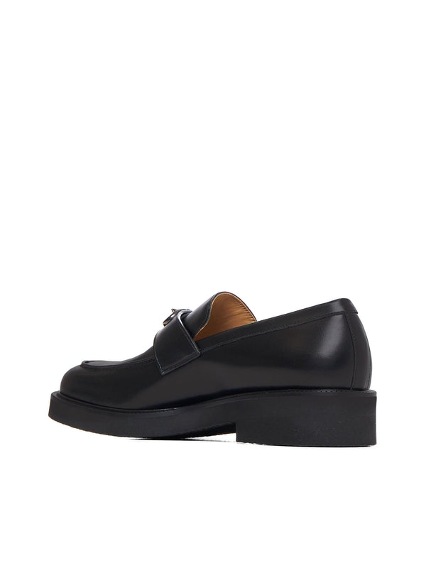 V Logo Detail Leather Loafers