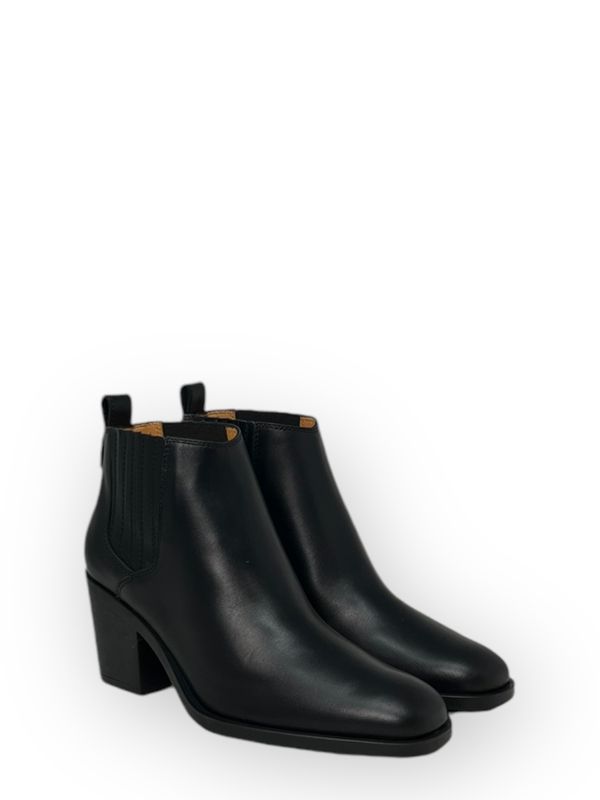 Black Leather Chelsea Boots