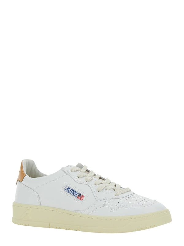 'Medalist Low' White Sneakers with Contrasting Heel Tab in Leather Man Low top Sneakers