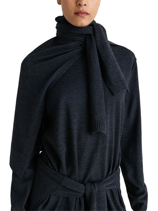 Trompe l'oeil wool scarf