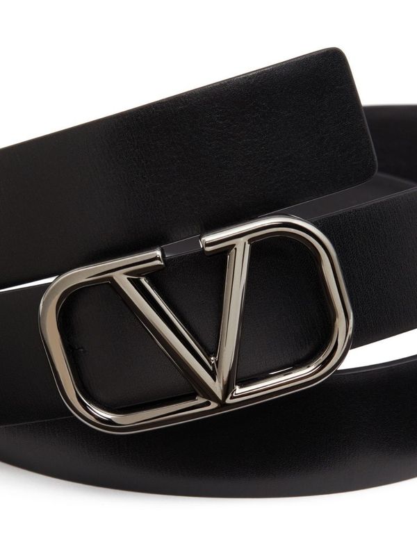 V Logo Leather Belt