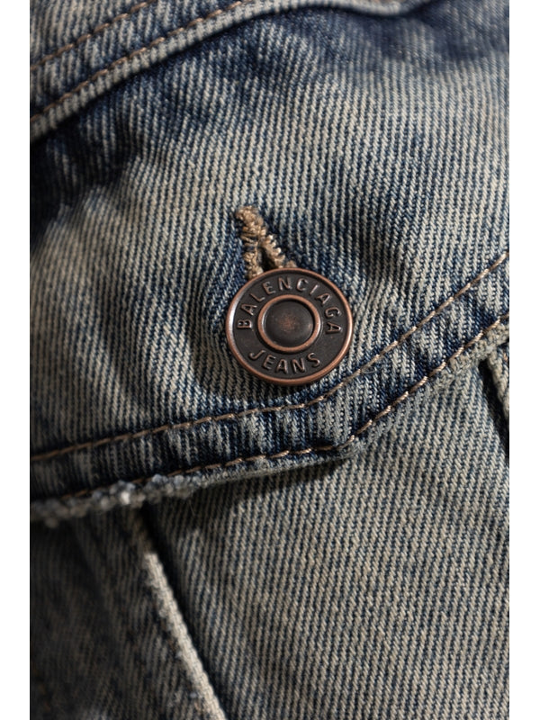 Back Logo
  Detail Denim Jacket