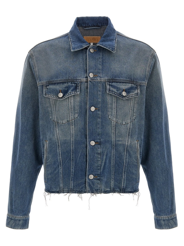 Flap Pocket
  Low-Cut Denim Jacket