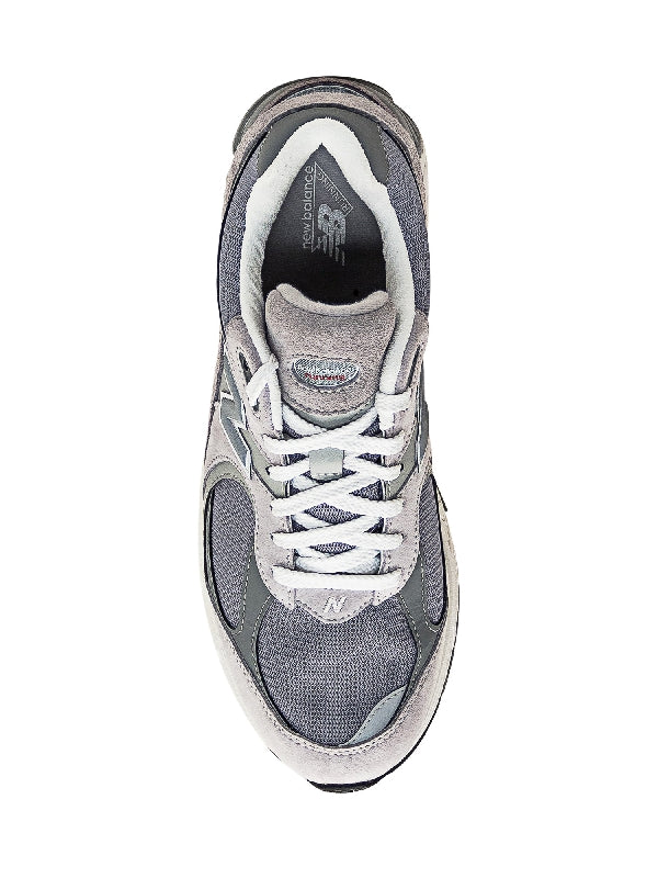 2002r Gore-Tex Low-Top Sneakers