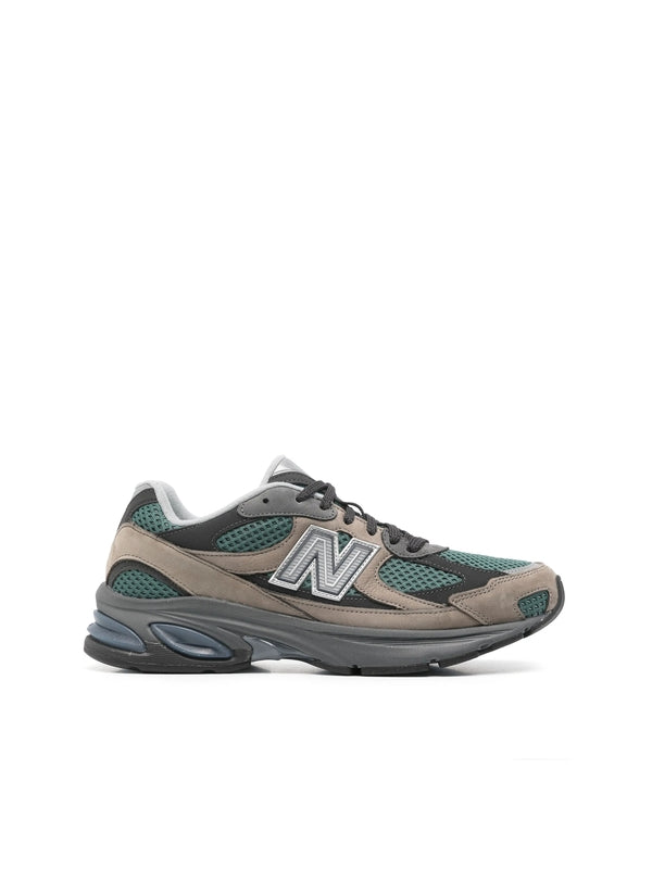 2010 Low-Top Sneakers