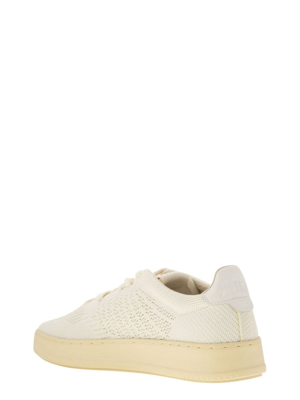 Easeknit Low-Top Sneakers