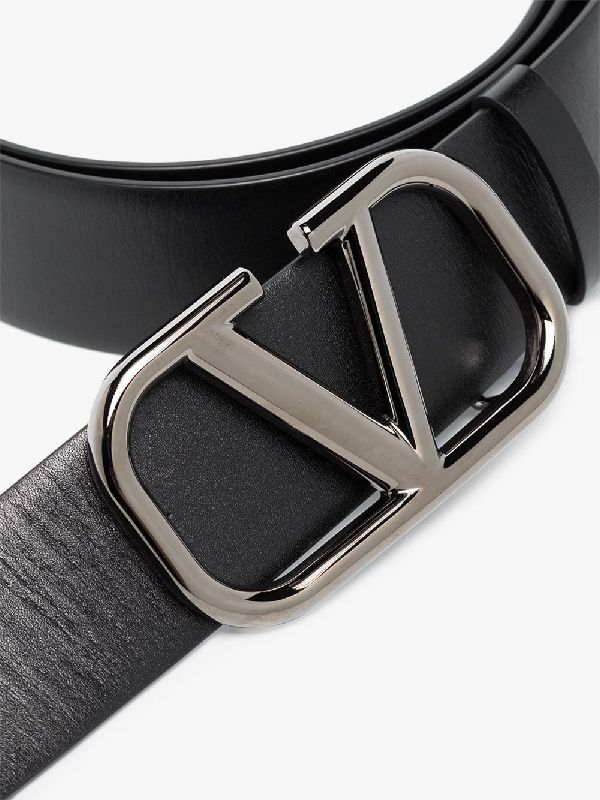 V Logo Leather Belt