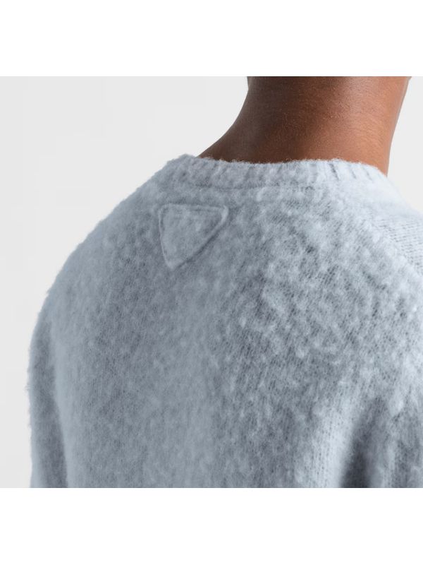 バックトライアングルロゴウールニット