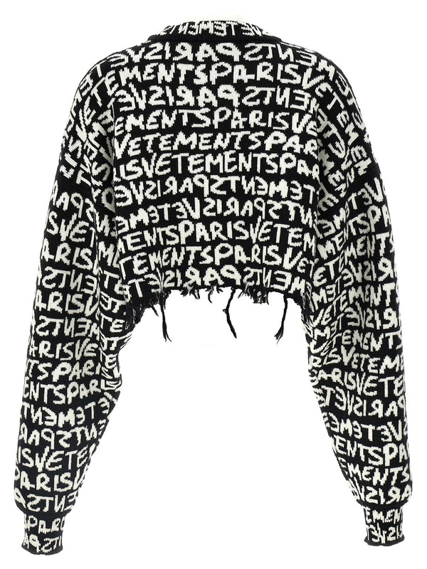 Lettering
  Jacquard Cropped Wool Knit