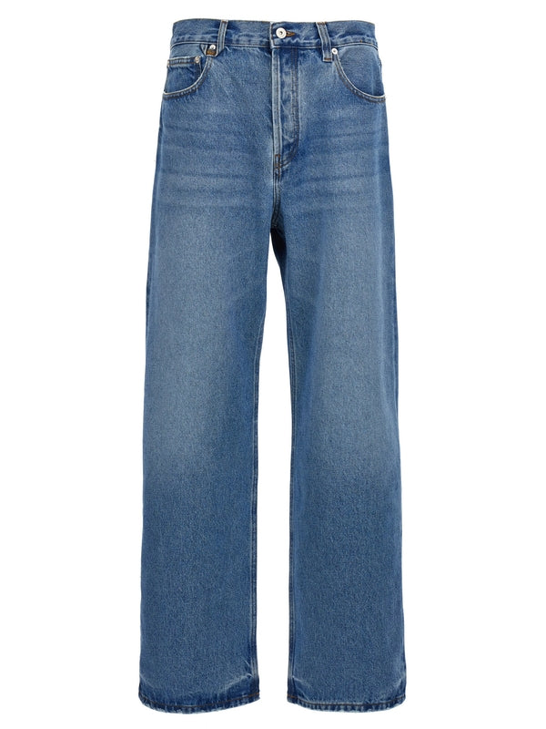 后背徽标贴片牛仔裤