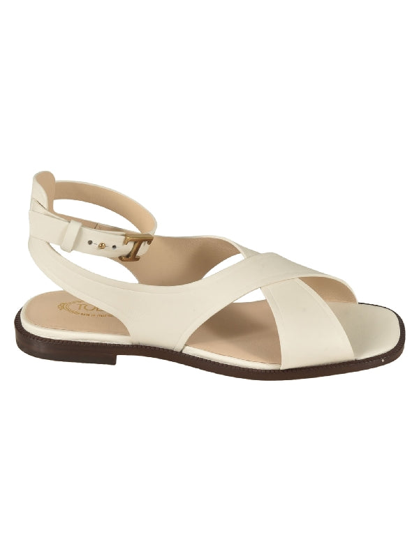 交叉带皮革凉鞋