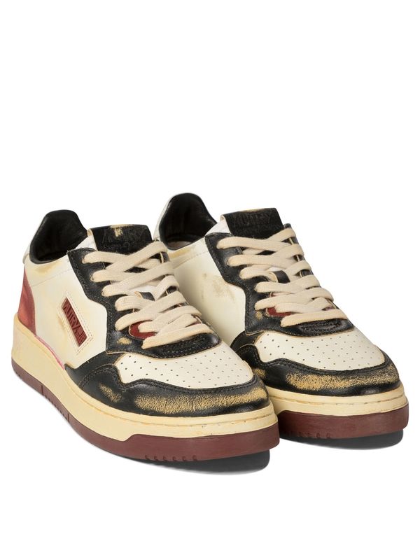 Super Vintage Medalist Sneakers