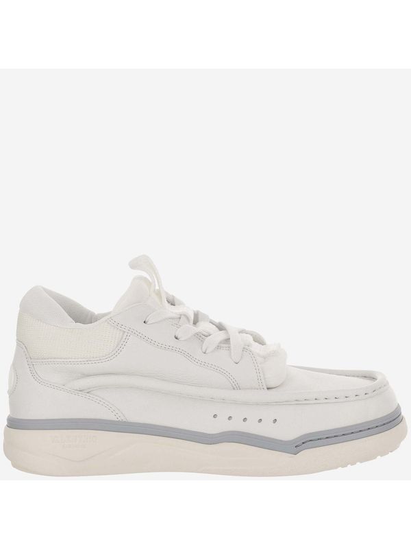 V Logo Low-Top Sneakers