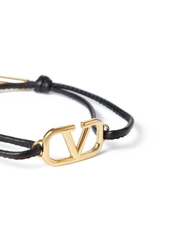 V Logo Plaque
  Metal Bracelet