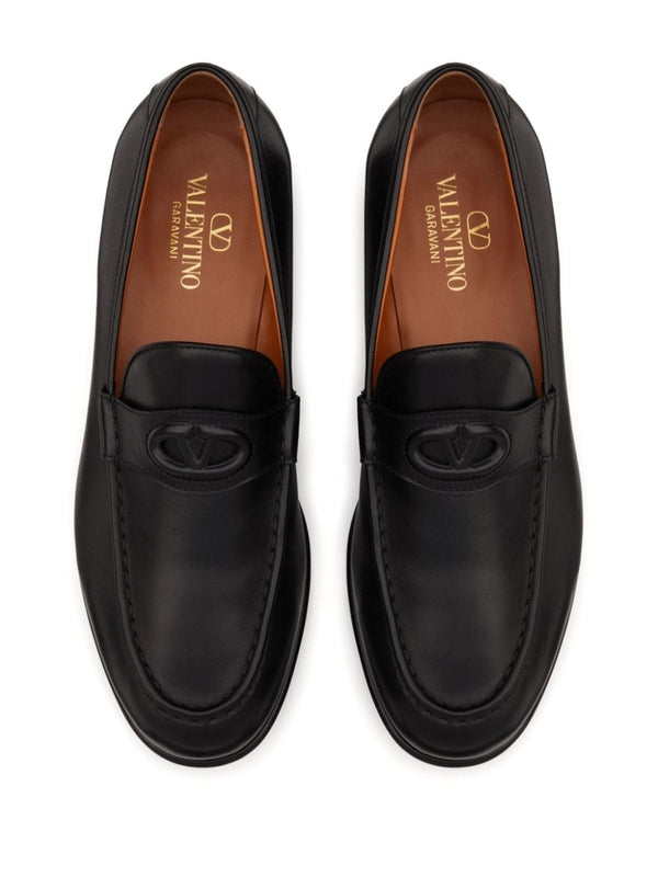 V Logo Embossing Leather
  Loafers