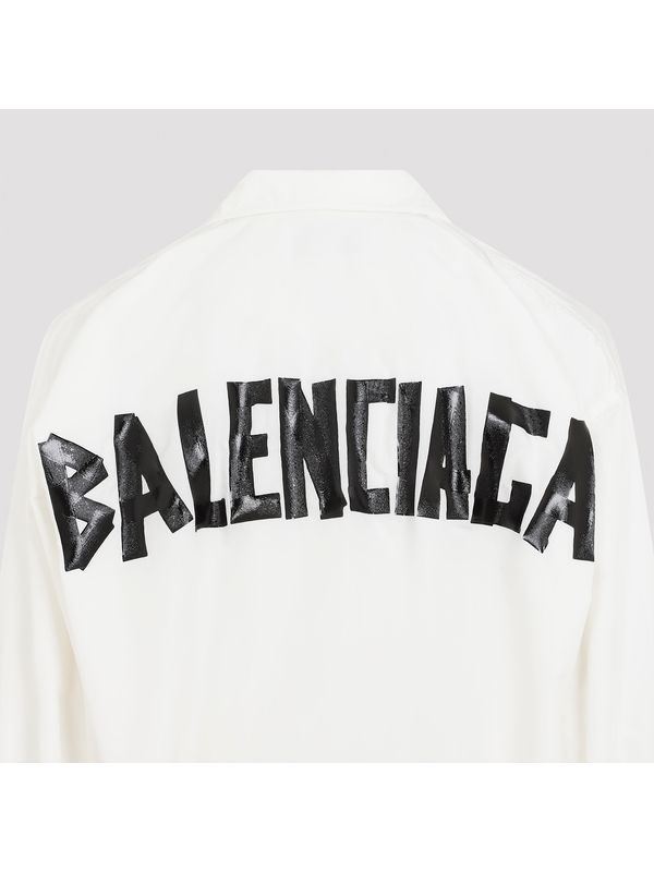 类型 徽标高领夹克