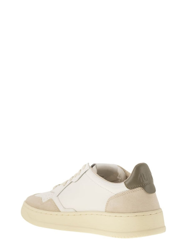 Medalist Low-Top Sneakers