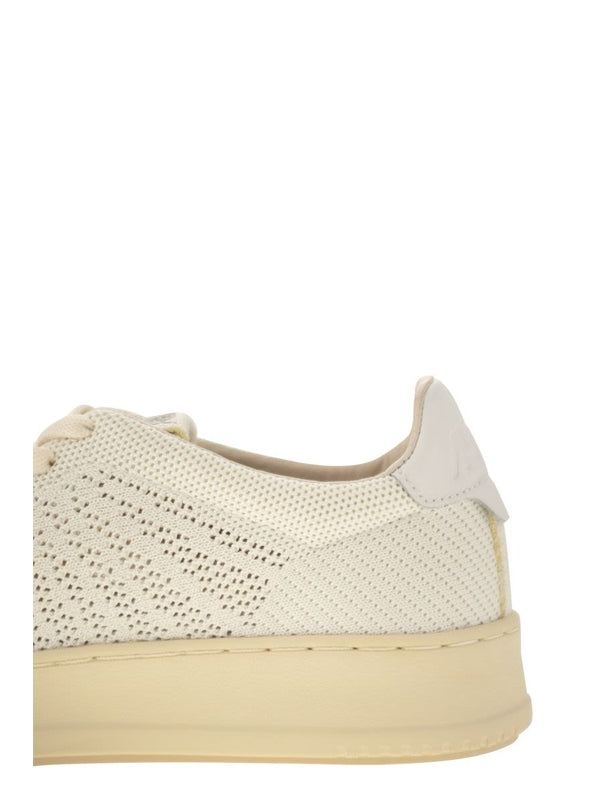 Easeknit Low-Top Sneakers