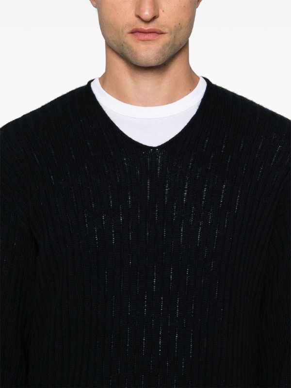 Gustave V-neck
  Cashmere Knit