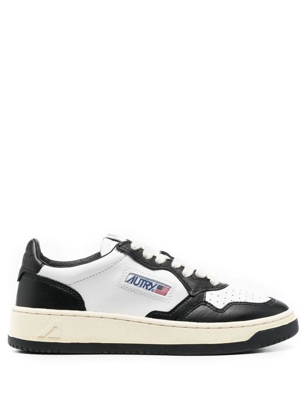Medalist Lowtop Sneakers