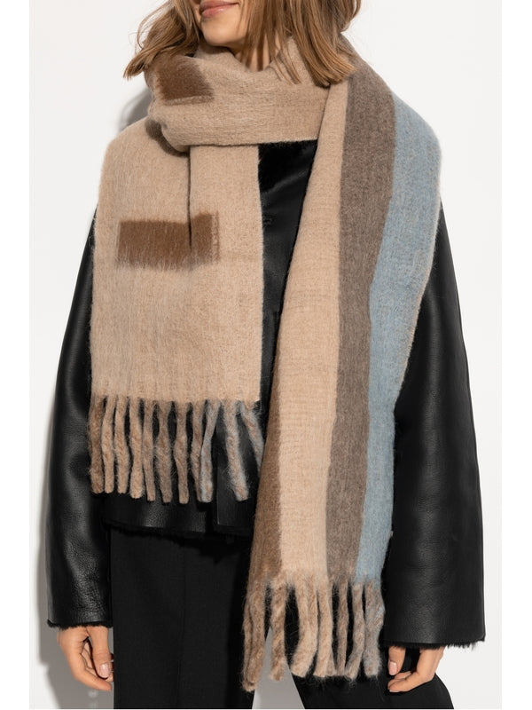 Logo Jacquard
  Wool Blend Muffler