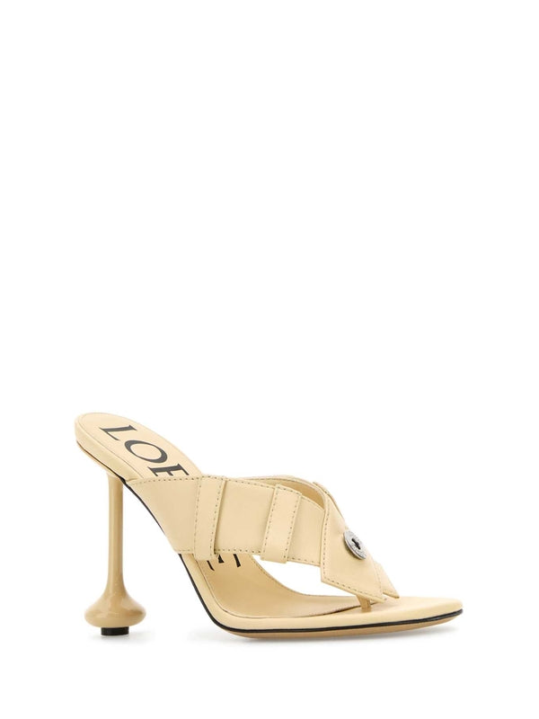 ストラップバンド フリップフロップサンダル
ヒール