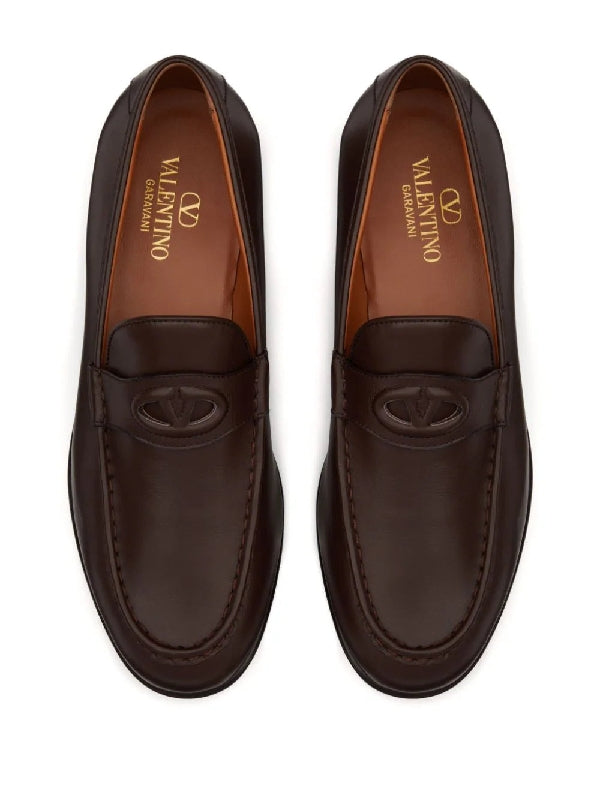 V Logo Detail Leather Loafers