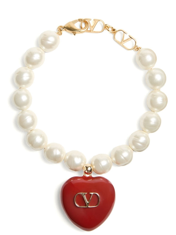 V Logo Heart
  Pendant Pearl Bracelet