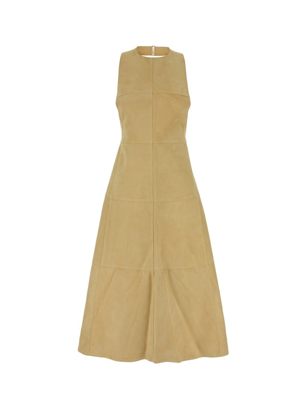 无靠背
挂脖喇叭连衣裙