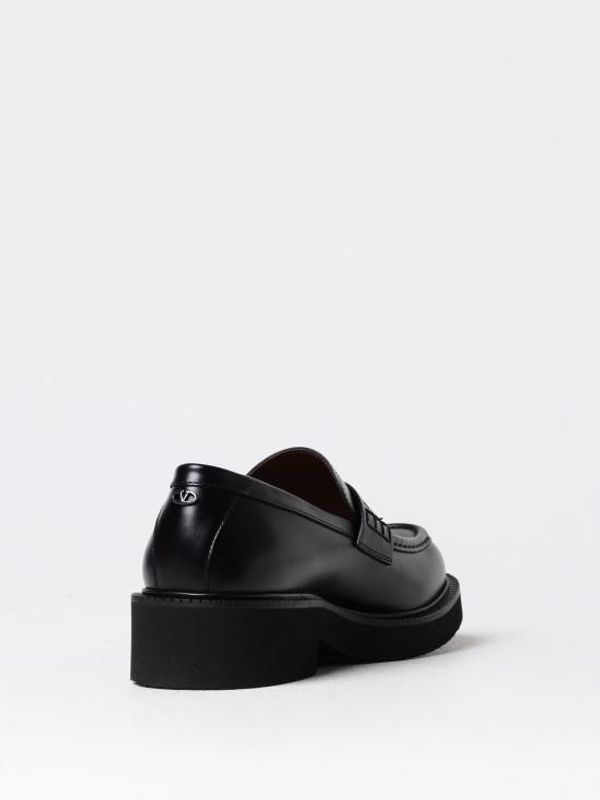 V Logo Detail Leather Loafers