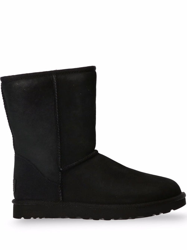 Classic Short
  2 Suede Ugg Boots