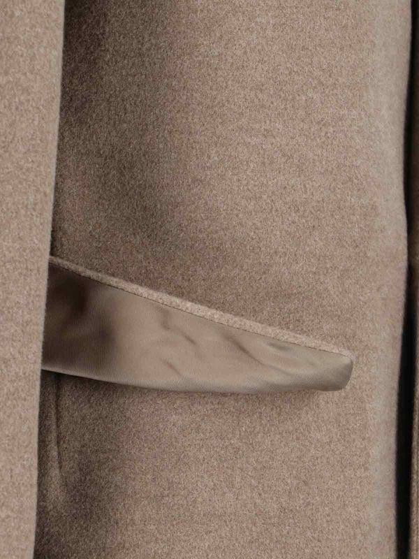 双排扣羊毛大衣